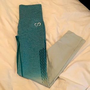 Blue ombré CNC seamless leggings w/ booty scrunch
